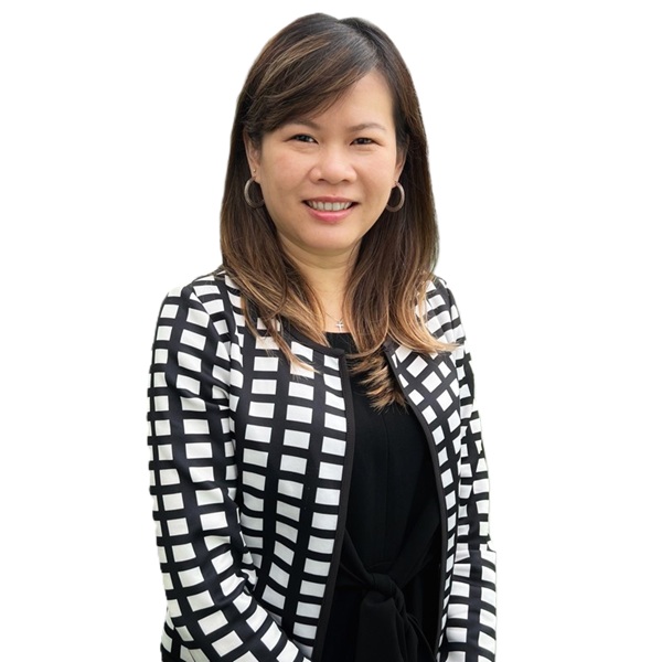 Evelyn Lee